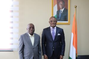 Séance de travail du Secrétaire General du FDFP, Dr Philippe N’DRI  avec le Ministre Gouverneur du District des Montagnes, Dr Albert FLINDE