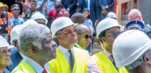 Visite de Monsieur le Premier Ministre sur le chantier de l’internat mixte