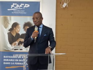 CÉRÉMONIE DE REMISE DES ATTESTATIONS AUX PARTICIPANTS DE L’ATELIER RESSOURCES HUMAINES SUR L’INGÉNIERIE DE LA FORMATION, LE VENDREDI 19 MAI 2023 À LA MRDI GB
